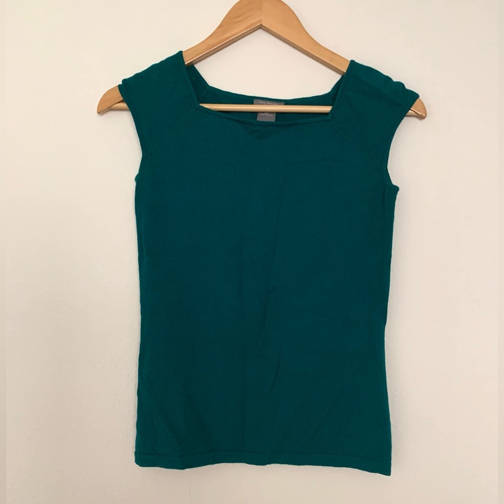 🌿 Ann Taylor green knit sweater shirt top